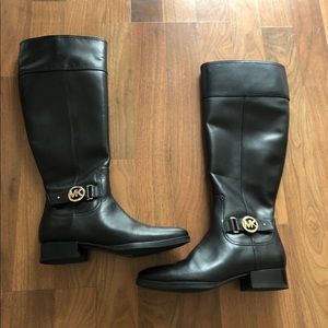 Mk boots size 8